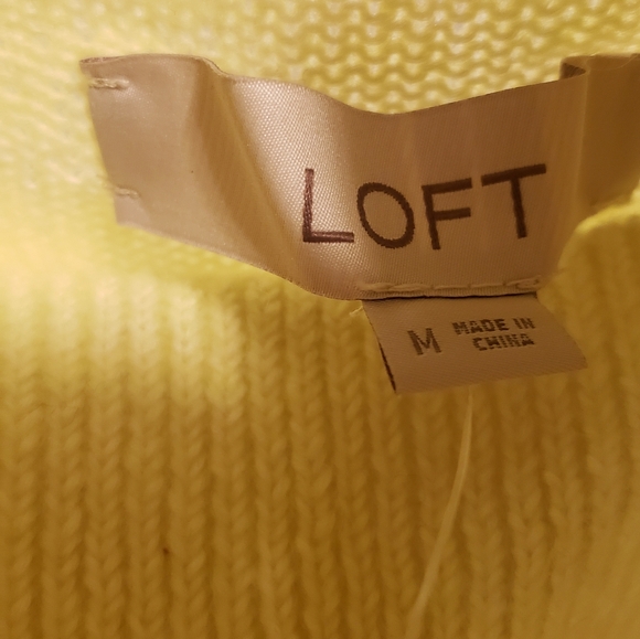 NWT LOFT Turtleneck Sweater Size M 🥝 - Picture 2 of 4